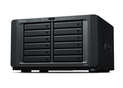 Serwer NAS Synology FS1018 z 12 zatokami na dyski.
